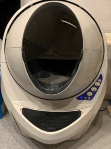 全自動猫トイレならキャットロボットオープンエアー？臭いと掃除頻度は？