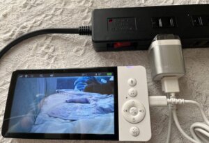 CU-CAA1 ベビーカメラレビュー｜「見に行かなくていい」だけで夜の育児がこんなにラクになる